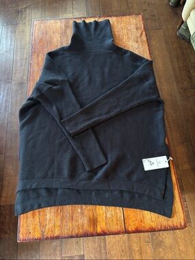 Black Turtleneck woman’s Sweater - Classic Knit nwt lillusory